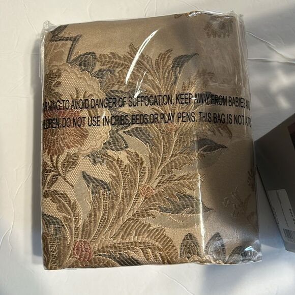 THE HOME COLLECTION NWT Valance Curtains 80" X 16" Dynasty Cream Neutral Floral - Picture 8 of 9